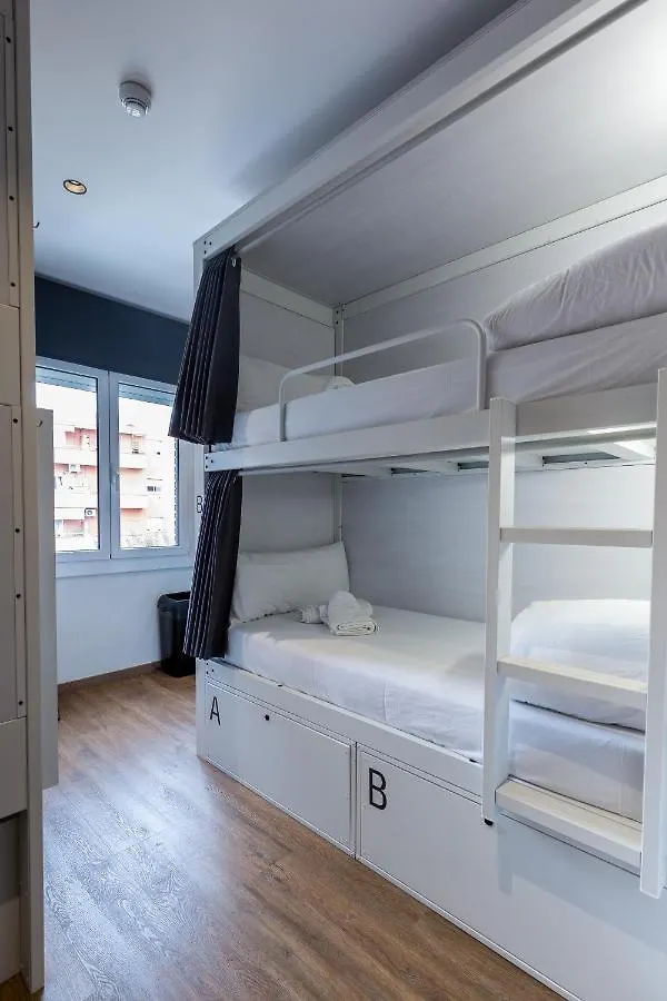 Airhostel Barcelona Airport 24H El Prat de Llobregat