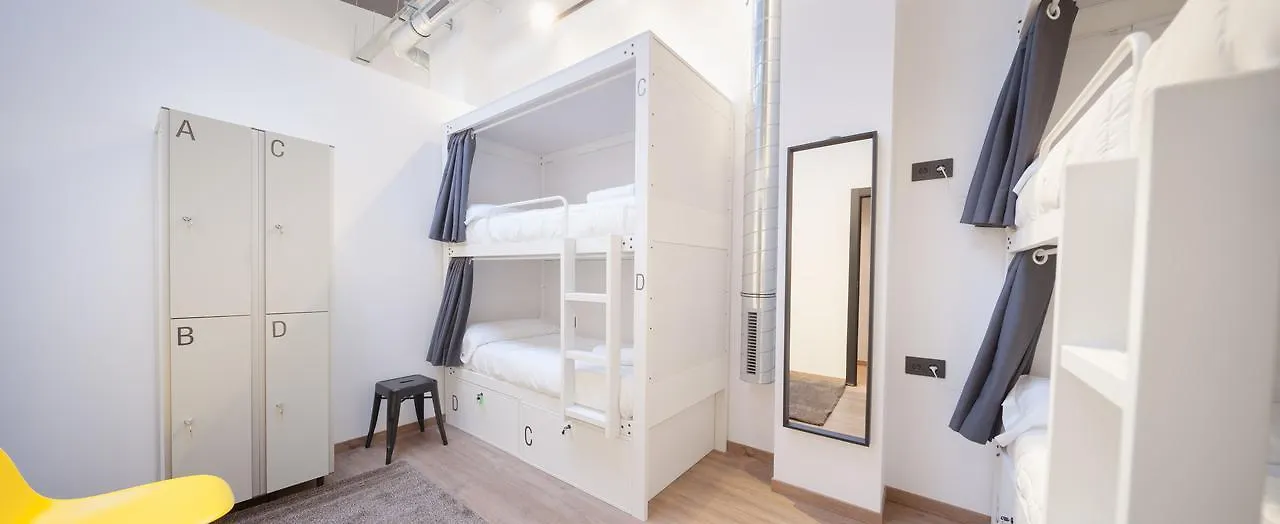 Hostel Airhostel Barcelona Airport 24H El Prat de Llobregat