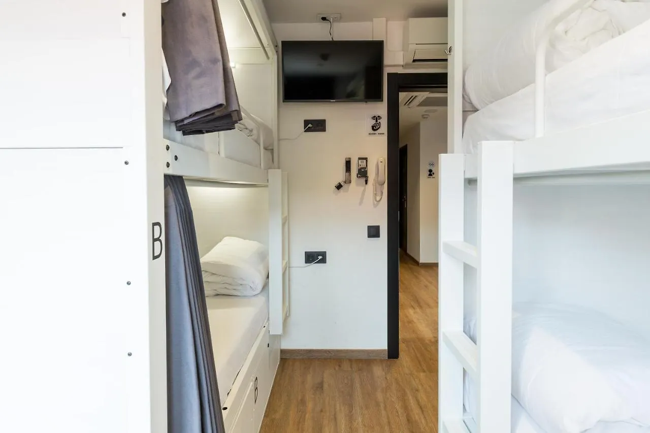Airhostel Barcelona Airport 24H El Prat de Llobregat Spagna