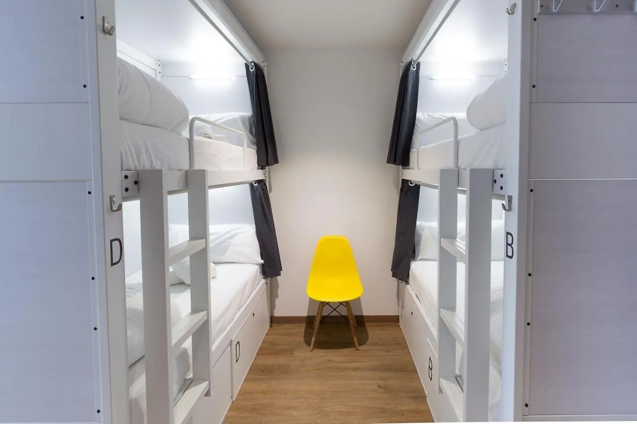 Airhostel Barcelona Airport 24H El Prat de Llobregat 0*,  Spagna